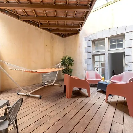 Spacious With Balcony Near Train Station Apartamento Carcasona